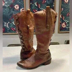 Matisse leather boots that are so special. The snaps detail on the side